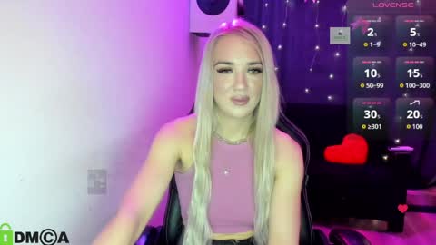 dances_queen online show from 04/28/26, 07:02