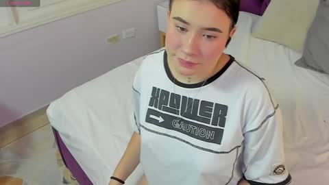 Snapshot of danee_19 chatting on 02/02/25, 11:40 Daniela online show from 02/02/25, 11:40