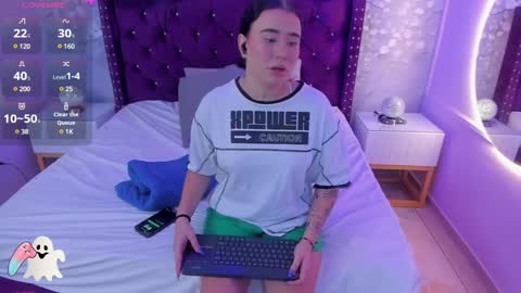 Snapshot of danee_19 chatting on 02/06/25, 10:59 Daniela online show from 02/06/25, 10:59