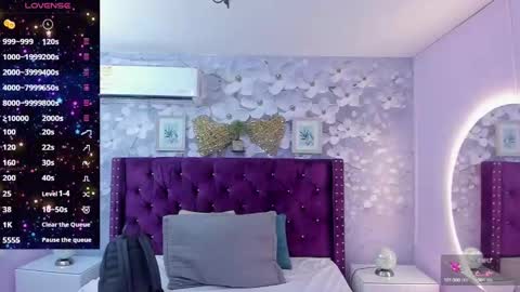 Snapshot of danee_19 chatting on 02/21/25, 11:33 Daniela online show from 02/21/25, 11:33