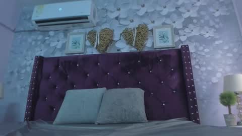 Snapshot of danee_19 chatting on 02/25/26, 11:20 Daniela online show from 02/25/26, 11:20