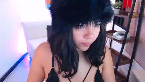 Veronica online show from 02/25/26, 11:53