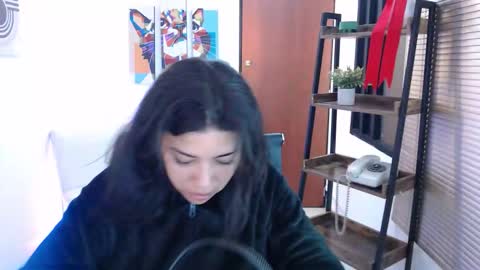Veronica online show from 03/21/26, 11:04