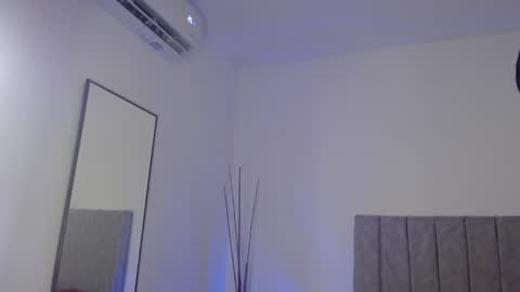 Ela and Santi online show from 02/21/26, 10:22