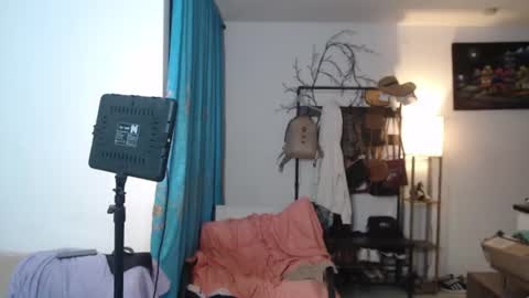 dani_brown19 online show from 06/18/26, 05:30