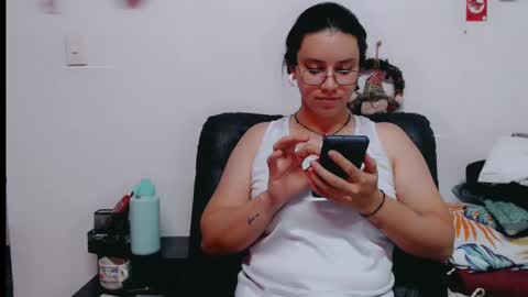 dani y jocelyn online show from 12/06/24, 01:07
