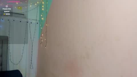 Snapshot of dani_lue chatting on 01/30/25, 12:06 dani_lue online show from 01/30/25, 12:06