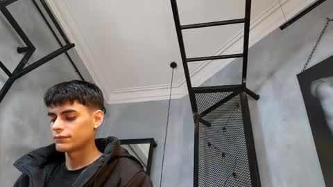 dani_mc online show from 12/15/25, 11:36