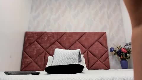 Snapshot of dania_moore_ chatting on 12/24/24, 02:44 JANE online show from 12/24/24, 02:44