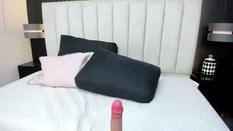 Snapshot of dania_moore_ chatting on 02/13/26, 08:16 JANE online show from 02/13/26, 08:16