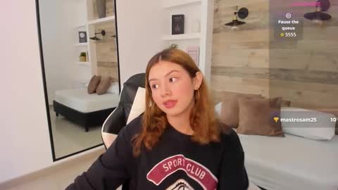 Snapshot of daniand_ chatting on 12/05/25, 01:58 D A N I A online show from 12/05/25, 01:58