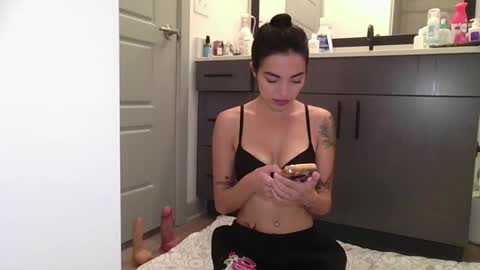 Snapshot of danidivina777 chatting on 10/05/25, 04:27 danidivina777 online show from 10/05/25, 04:27