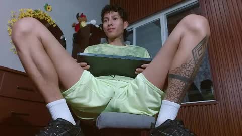 Snapshot of daniel_deluxx chatting on 04/14/26, 01:55 daniel_deluxx online show from 04/14/26, 01:55