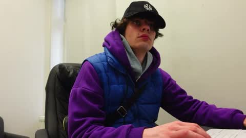 DANIEL SHAWN online show from 04/04/26, 09:07