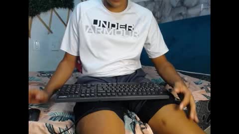 daniel_velez26 online show from 11/04/25, 04:06