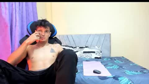 daniel_velez26 online show from 11/13/25, 04:39