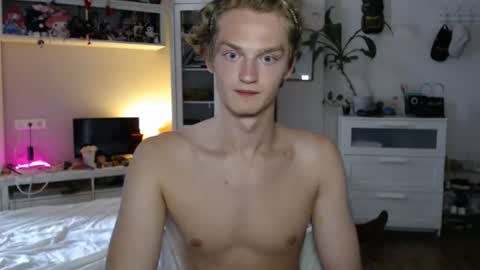 Snapshot of daniel_yumm chatting on 07/11/26, 03:26 Daniel online show from 07/11/26, 03:26