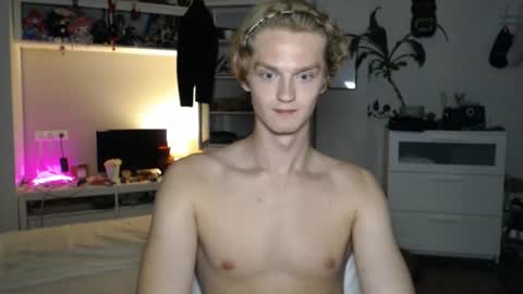 Snapshot of daniel_yumm chatting on 07/18/26, 10:57 Daniel online show from 07/18/26, 10:57