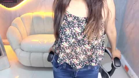 Live 1430- 2100 COLOMBIAN HOUR online show from 04/18/26, 08:09