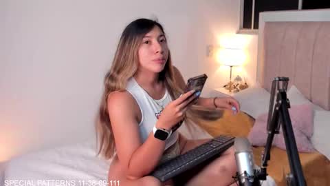  independent model   online show from 03/17/26, 03:11