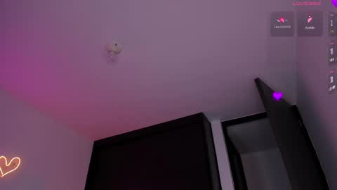 Snapshot of daniela_hornny chatting on 02/25/25, 06:36 dani h0rx online show from 02/25/25, 06:36