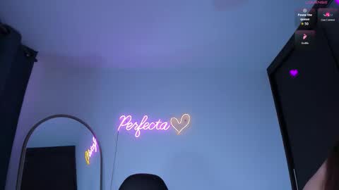 Snapshot of daniela_hornny chatting on 11/25/25, 06:57 dani h0rx online show from 11/25/25, 06:57