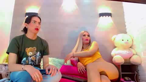 daniela_pink_ online show from 12/15/25, 08:57