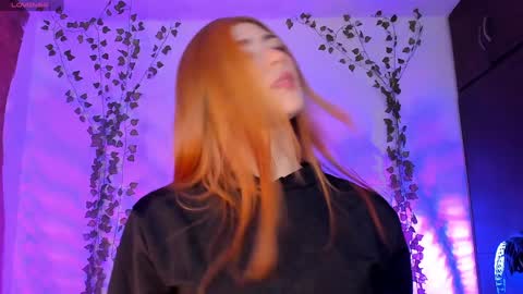 Snapshot of daniela_saenz1 chatting on 01/18/25, 01:52 Dani Saenz online show from 01/18/25, 01:52