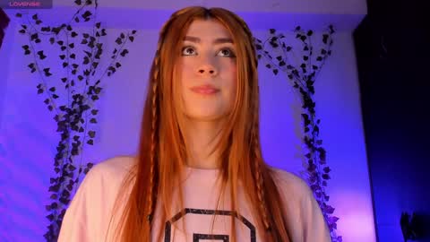 Snapshot of daniela_saenz1 chatting on 01/27/25, 11:22 Dani Saenz online show from 01/27/25, 11:22