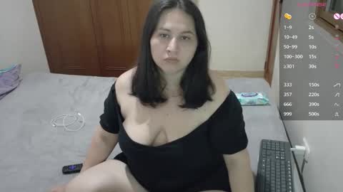Snapshot of daniela_sexy34 chatting on 02/19/26, 02:18 daniela_sexy34 online show from 02/19/26, 02:18