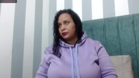 Daniela online show from 02/11/25, 01:41