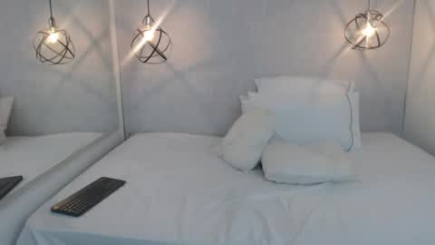 danielaambeer online show from 04/14/26, 07:31