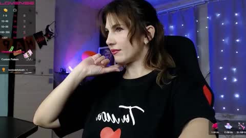 Snapshot of danielacooperx chatting on 11/09/25, 02:37 Daniela Cooper online show from 11/09/25, 02:37