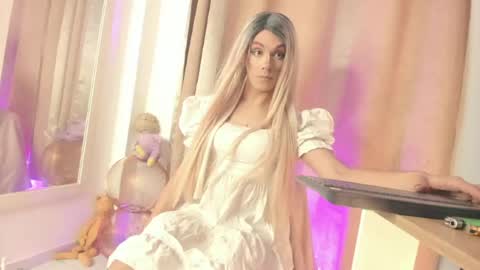 danielamay00 online show from 07/12/26, 09:44