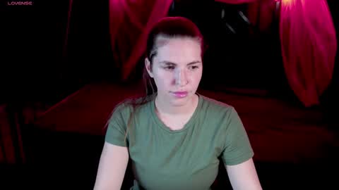 danielareign online show from 11/04/25, 02:16