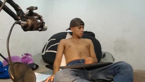 danielitopapii online show from 12/18/24, 10:57