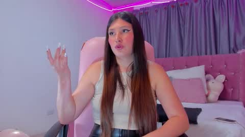 Danielle online show from 12/20/25, 04:52