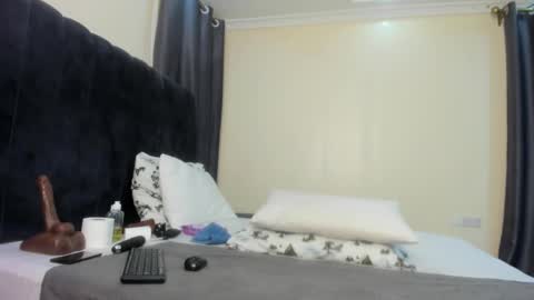 Snapshot of danielle_rock chatting on 02/17/25, 07:10 danielle_rock online show from 02/17/25, 07:10