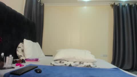 Snapshot of danielle_rock chatting on 02/19/25, 03:28 danielle_rock online show from 02/19/25, 03:28