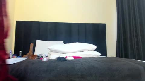 Snapshot of danielle_rock chatting on 03/11/25, 07:15 danielle_rock online show from 03/11/25, 07:15