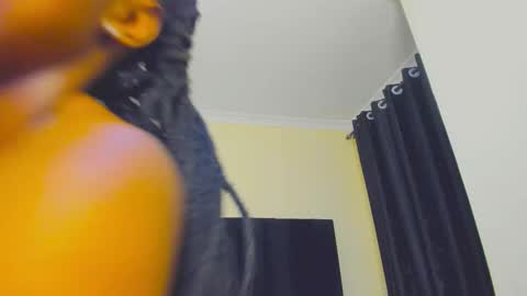 Snapshot of danielle_rock chatting on 10/16/25, 09:05 danielle_rock online show from 10/16/25, 09:05