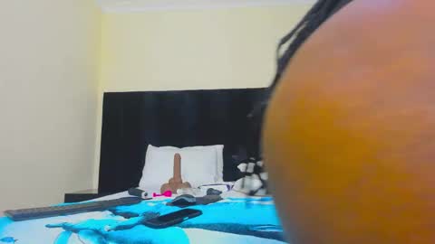 Snapshot of danielle_rock chatting on 11/03/25, 08:32 danielle_rock online show from 11/03/25, 08:32