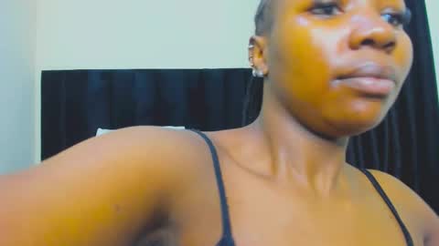 Snapshot of danielle_rock chatting on 11/21/25, 11:42 danielle_rock online show from 11/21/25, 11:42