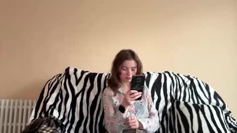 Snapshot of daniellevaulet chatting on 11/26/25, 07:31 Mia online show from 11/26/25, 07:31