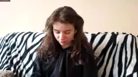 Mia online show from 12/16/25, 09:14