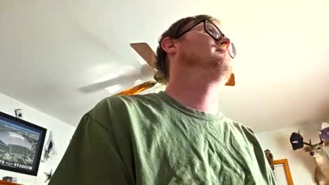 Daniel    y. online show from 12/02/25, 07:42