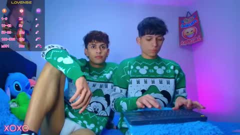 Snapshot of daniels_devil chatting on 12/17/25, 03:01 daniels online show from 12/17/25, 03:01