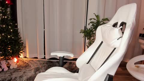 Snapshot of danii_jimenez chatting on 12/27/24, 11:31 Daniela online show from 12/27/24, 11:31