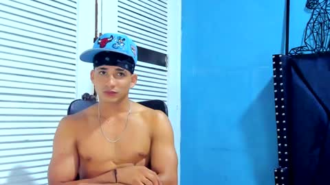 Snapshot of danii_scot chatting on 01/21/25, 10:19 Dani online show from 01/21/25, 10:19