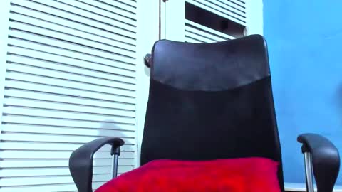 Snapshot of danii_scot chatting on 02/25/25, 10:15 Dani online show from 02/25/25, 10:15